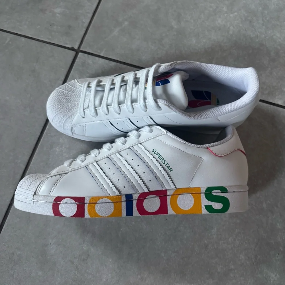 Adidas Superstar Olympic Pack Men’s White Sneakers - size 9.5